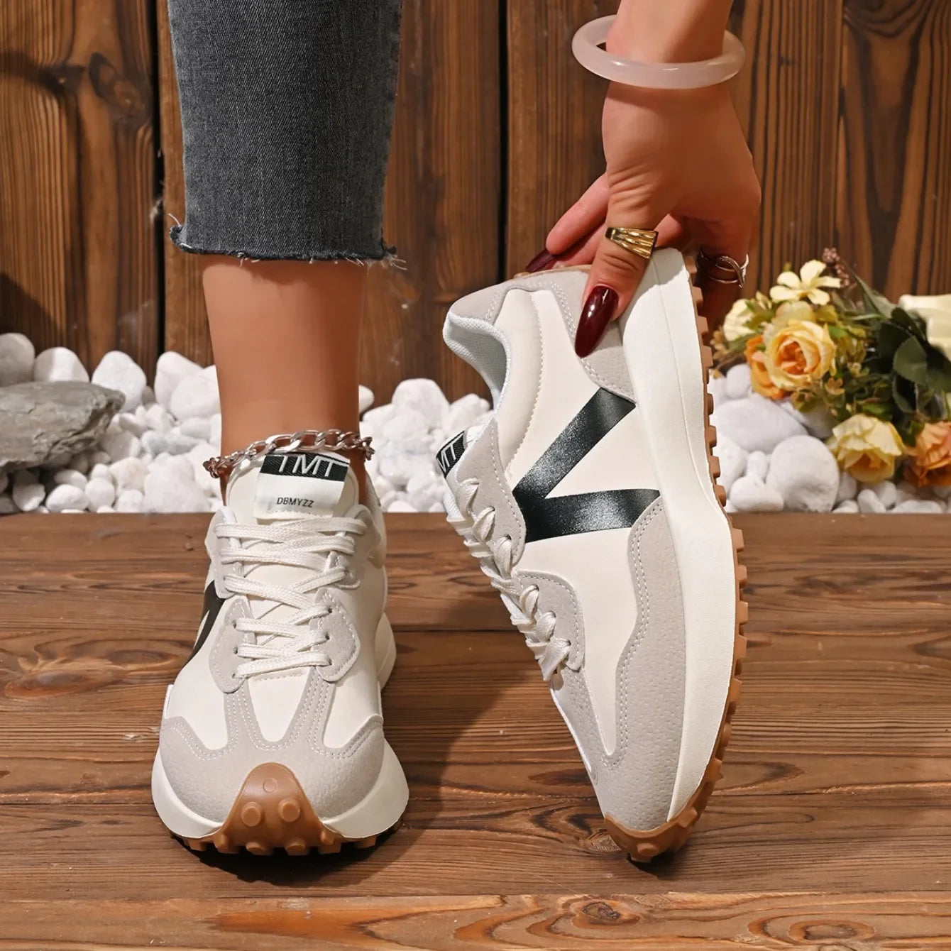 Women Sneakers 2026 New Casual Versatile Thick-soled Running Sneakers Women Fashionable High-quality Luxury Lace-up Shoes Women