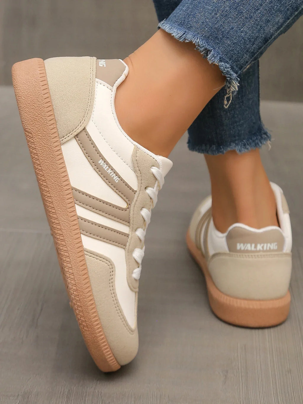 Women Sneakers 2026 Spring New Luxury Flat Loafers Comfortable Slip on Soft Female Sneakers Lightweight Outdoor Shoes for Women