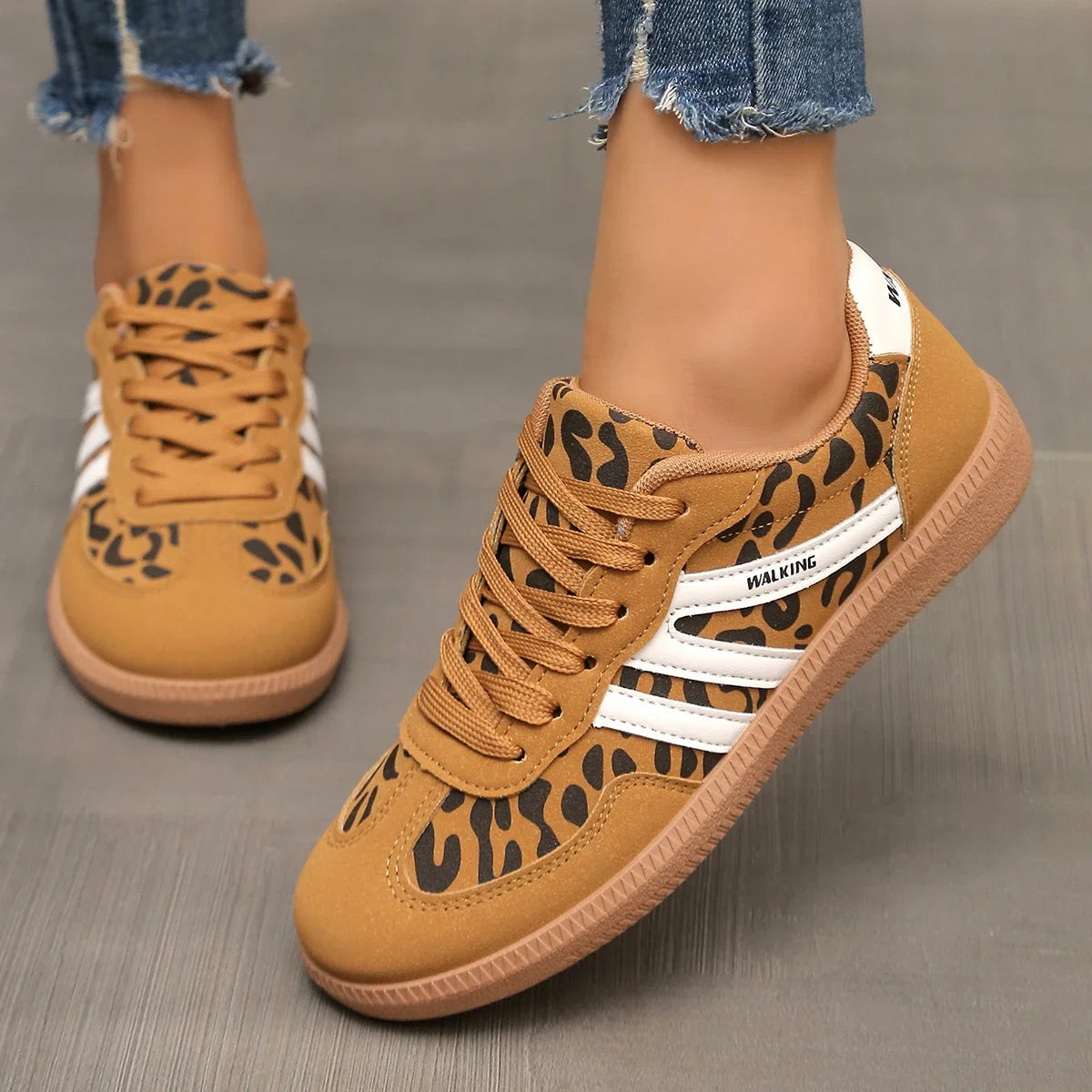 Women Sneakers 2026 Spring New Luxury Flat Loafers Comfortable Slip on Soft Female Sneakers Lightweight Outdoor Shoes for Women