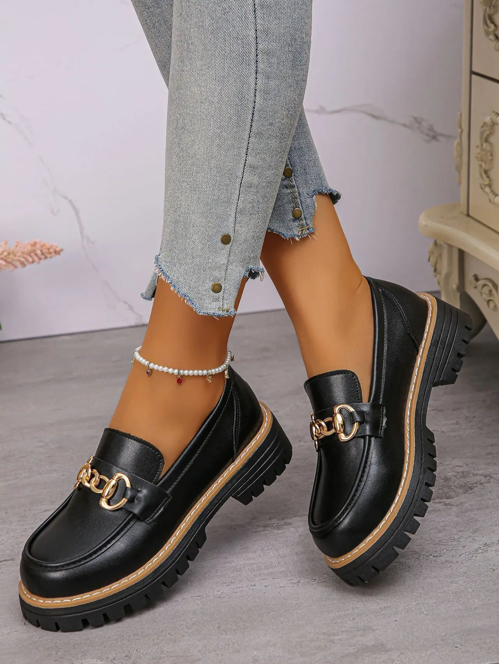 2026 Female Shoes Women Fashion Janes Round Toe Flats Loafers Oxfords Platform Casual Metal Chain Buckle Ladies Heels Black