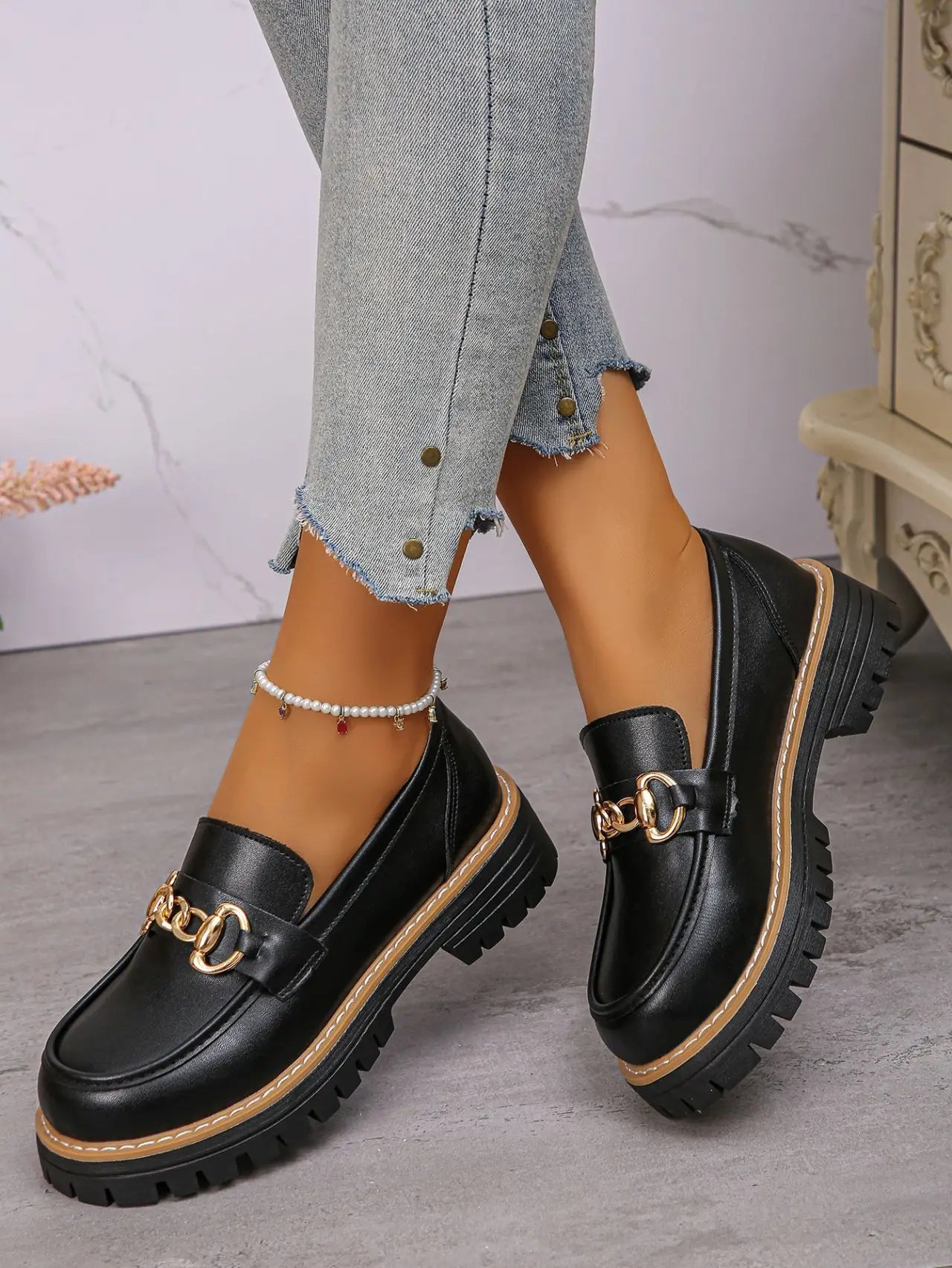 2026 Female Shoes Women Fashion Janes Round Toe Flats Loafers Oxfords Platform Casual Metal Chain Buckle Ladies Heels Black