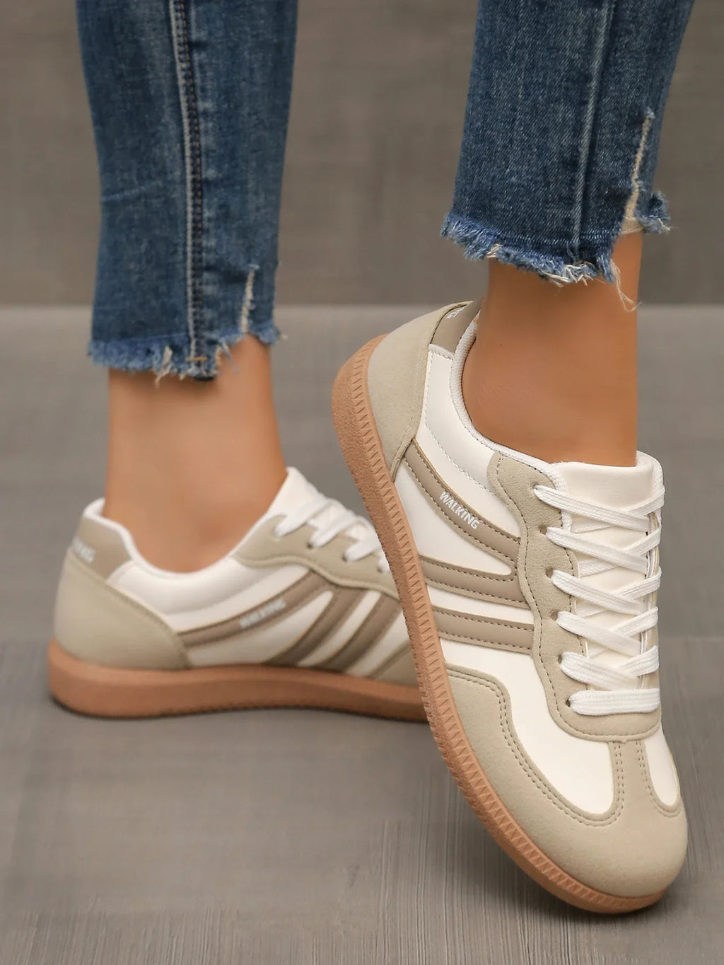 Women Sneakers 2026 Spring New Luxury Flat Loafers Comfortable Slip on Soft Female Sneakers Lightweight Outdoor Shoes for Women